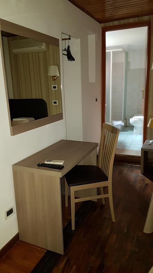 Hotel Il Castelletto Рим Экстерьер фото