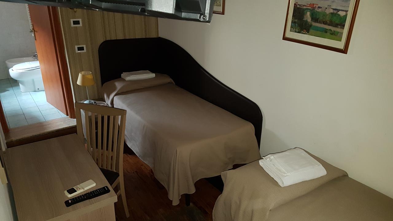 Hotel Il Castelletto Рим Экстерьер фото