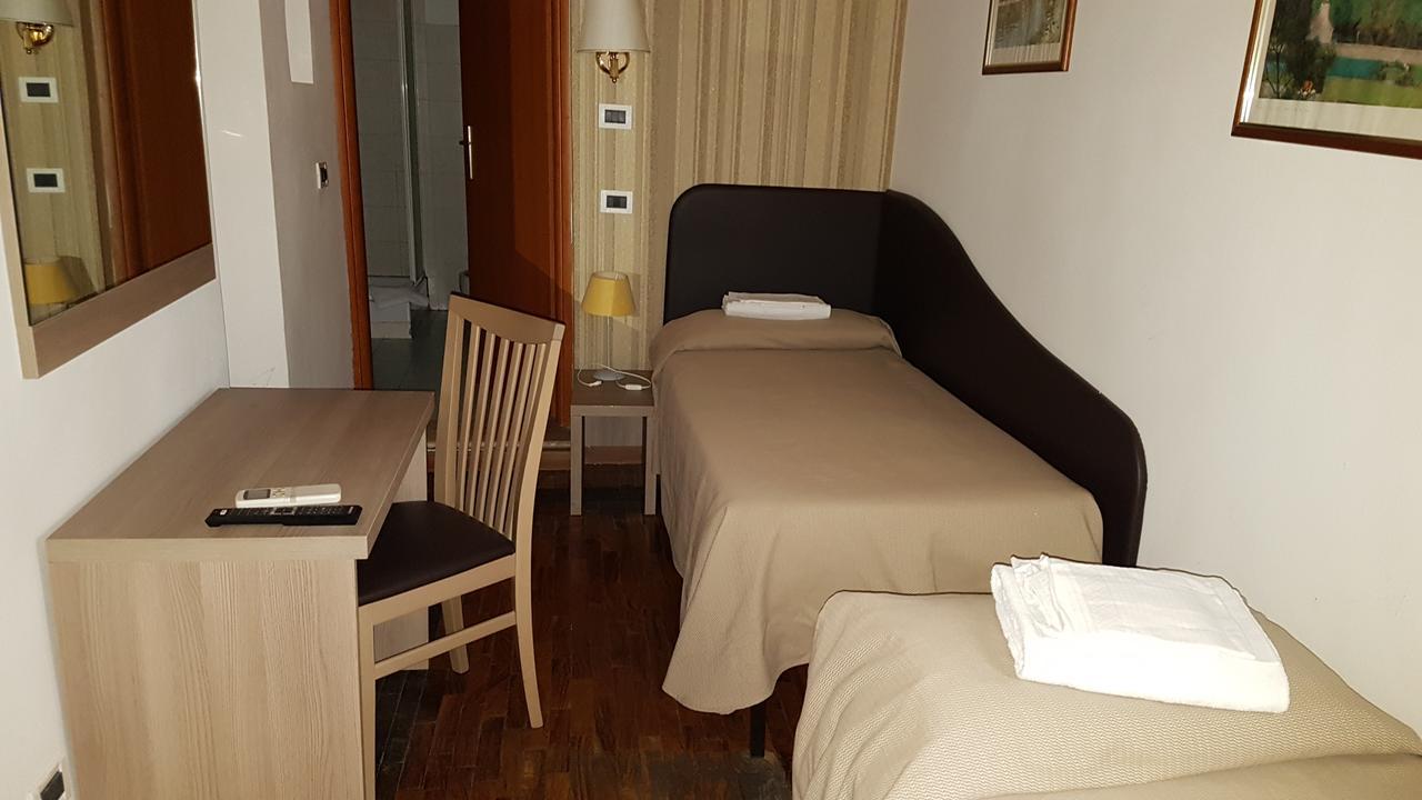 Hotel Il Castelletto Рим Экстерьер фото